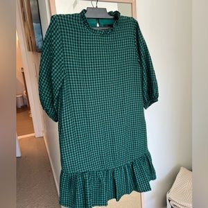 Donna Morgan gingham quarter sleeve flounce hem dress. Size 2, green and black
